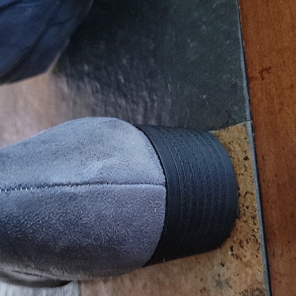 New size 6 gray suede knee high boot 👢 - Picture 3 of 5